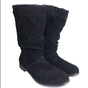 Toms black suede boots